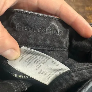American Eagle distressed black 2 long jegging jeans thumbnail 3