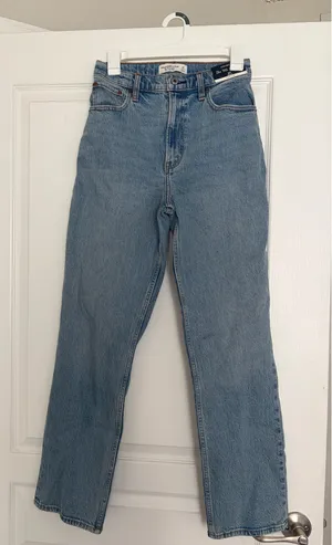 Abercrombie Ultra High-Rise Straight Curve Love Jeans 90s thumbnail 1