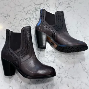 Ariat Brown Leather Womens Versant Leather Stacked Heel Ankle Boots Size 9.5‎ thumbnail 1