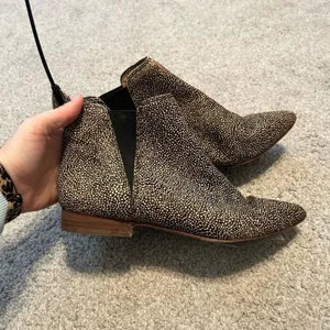 Madewell Gold Black Dotted Calf Hair Chelsea Ankle Boots Pointed Toe‎ Womens 7 thumbnail 3