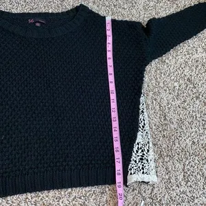 5/$30 🎈 Takeout medium black cropped sweater‎ thumbnail 6