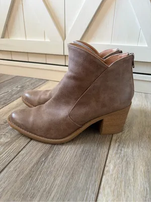Qupid Faux Suede Chunky Heel Bootie thumbnail 4