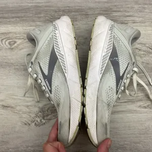 Brooks Gray & White Adrenaline GTS 22 Supportive Running Shoe Women's Size 8.5 thumbnail 5