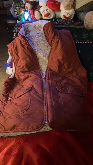 SheIn Maroon  Puffer Vest With Fur Lining thumbnail 4