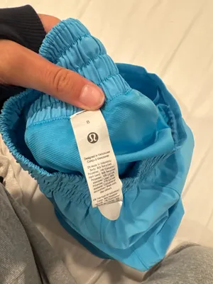 Lululemon Shorts Hotty Hot 4" High-Rise thumbnail 3
