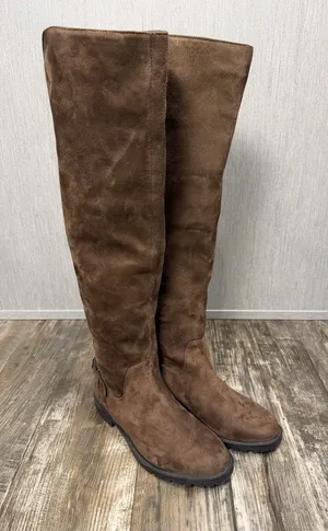 Bass Women's Brown Knee-High Boots - Classic Riding Style thumbnail 1