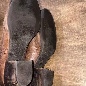 Kelly & Katie size 8M leather ankle heeled booties thumbnail 5