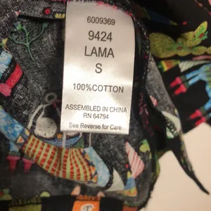 Med Couture 9424 Women’s Size Small Lama V Neck Scrub Top NWT thumbnail 7