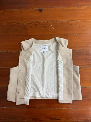 Maison d’Amélie Cream Cropped Button-Up Vest French Chic Minimalist Sz 8 💛🍄 thumbnail 6