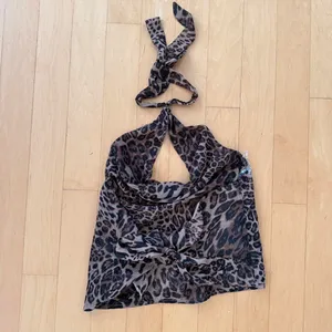 Princess Polly Eleganza cheetah halter crop top ***SIZE PETITE 4 thumbnail 3
