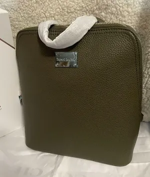 NIB Travel In Chic Green backpack purse thumbnail 2