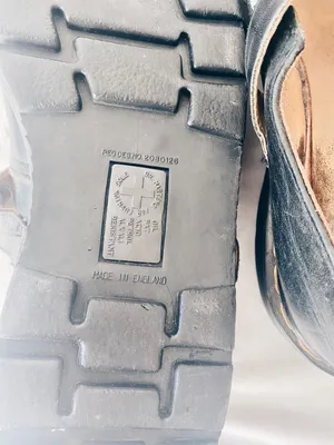 Dr. Martens vintage 80s POLLEY SMOOTH LEATHER MARY JANES / woman’s 10 / made in england / distressed thumbnail 7
