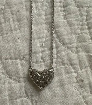 Kendra Scott ari heart silver pendant thumbnail 2