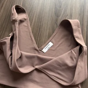 Aritzia Babaton Tank Top thumbnail 3