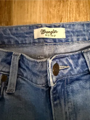 Wrangler Retro Women's Kai Light Wash Mid Rise Bootcut Denim Jeans thumbnail 4