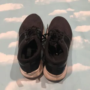 Reebok black sneakers thumbnail 3