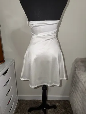 Brand New Windsor Strapless Satin Mini Dress in White Size Medium thumbnail 2