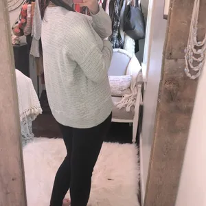 Aerie size medium oversized grey cozy sweatshirt thumbnail 4