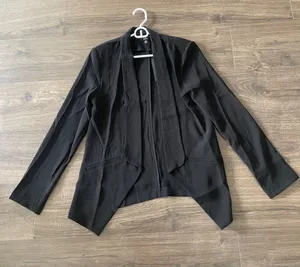 NWT Lulu's Black Blazer Style Open Jacket, Size Medium Shoulder Pads Sewn In thumbnail 1