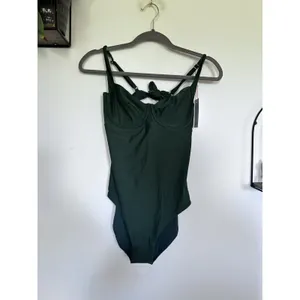 NWT Quince Palm Green Italian Underwire One-Piece Swimsuit Size Large thumbnail 3