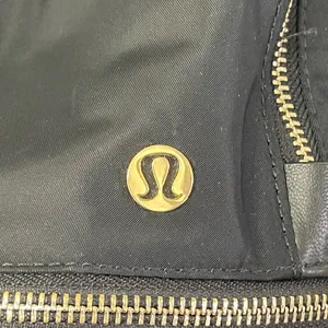 Lululemon City Adventurer Backpack Mini 10L color Black/gold Elevated Minimalist thumbnail 10