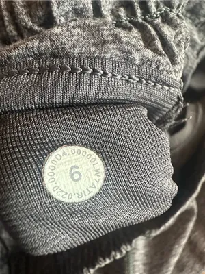 Lululemon Hotty Hot Short 2.5" Heather Lux Multi Black Heather Black W7ATIR Sz 6 thumbnail 5
