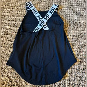 Nike tank top thumbnail 2
