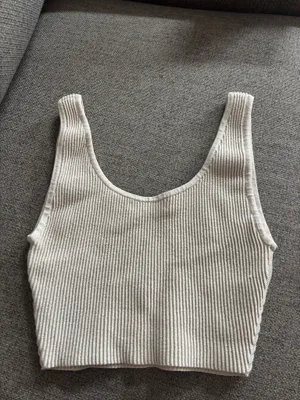 Babaton Aritzia Top Sculpt Tank thumbnail 3