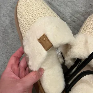 Dearfoams Cozy Cream women slippers thumbnail 2
