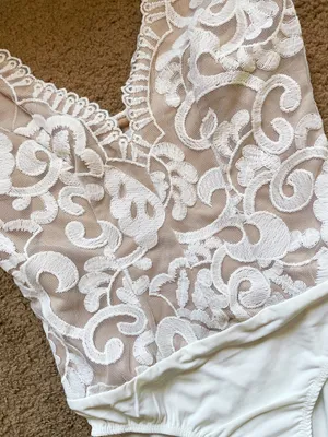 Hello Molly White Lace Bodysuit thumbnail 4