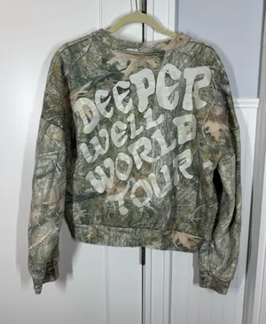 Deeper Well World Tour Camo Sweatshirt Kacey Musgraves sz Medium official merch thumbnail 1