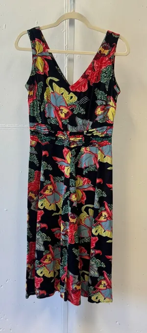Vintage Kamellia by P.R. Tropical Floral V-Neck Smocked‎ Waist Midi Dress Small thumbnail 1