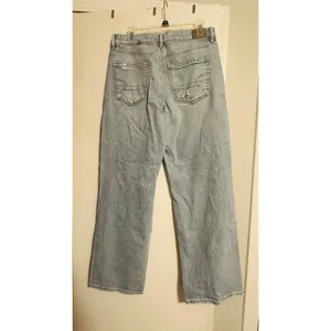 AMERICAN EAGLE Skylight Blue Strigid Ripped Knee High-Waisted Stovepipe Jeans thumbnail 4