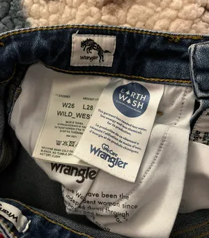 Wrangler High Waisted Straight Jeans thumbnail 5