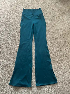 Gilly Hicks teal flare leggings Size small Excellent condition thumbnail 2