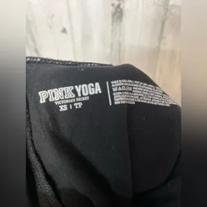 PINK Yoga Victoria’s Secret Cropped Leggings XS Black Workout Pants High Rise At thumbnail 4