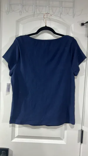 Old Navy T shirt, Brand new thumbnail 4