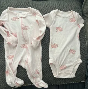 2 pack pink onesie Size newborn thumbnail 1