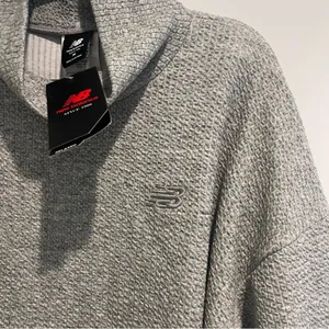 NEW New Balance Mock Neck Transform Pullover Sweatshirt thumbnail 4