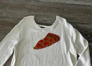 BDG Urban Outfitters Sz L Woman’s Sweater w Pizza Slice Design Cute! thumbnail 3