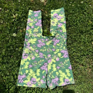 OFFLINE By Aerie Real Me High Waisted Crossover Legging Size M thumbnail 2
