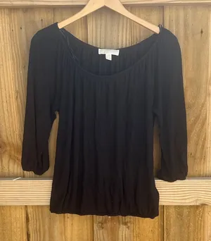 Women's Black Top Size M thumbnail 1