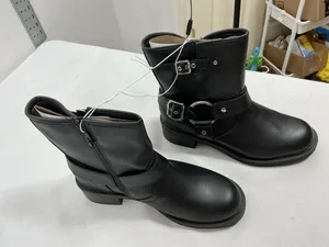 Womans New In Box Universal Thread Connor Ankle Boots Size 10 Black thumbnail 1