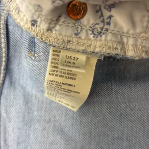 Free People We The Free Light Blue Distressed Jean Shorts‎ Size 27 thumbnail 7