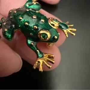 Vintage GIOVANNI Enameled Green Frog Gold-tone Miniature Mini Brooch 9.1g. thumbnail 8