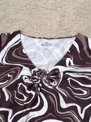 Hollister Brown & White Swirl Tie-Front Crop Top thumbnail 3