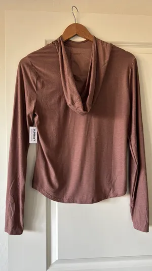 Old navy cloud motion long sleeve thumbnail 4