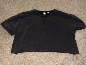 PacSun LA Hearts Dark Grey Cropped Tee thumbnail 1