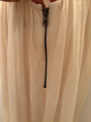 Alice + olivia Elegant Cream V-Neck Dress thumbnail 4