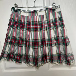 NWT Aerie Plaid Pleated Mini Skirt S Red Green Holiday Tartan‎ Schoolgirl Kilt thumbnail 1